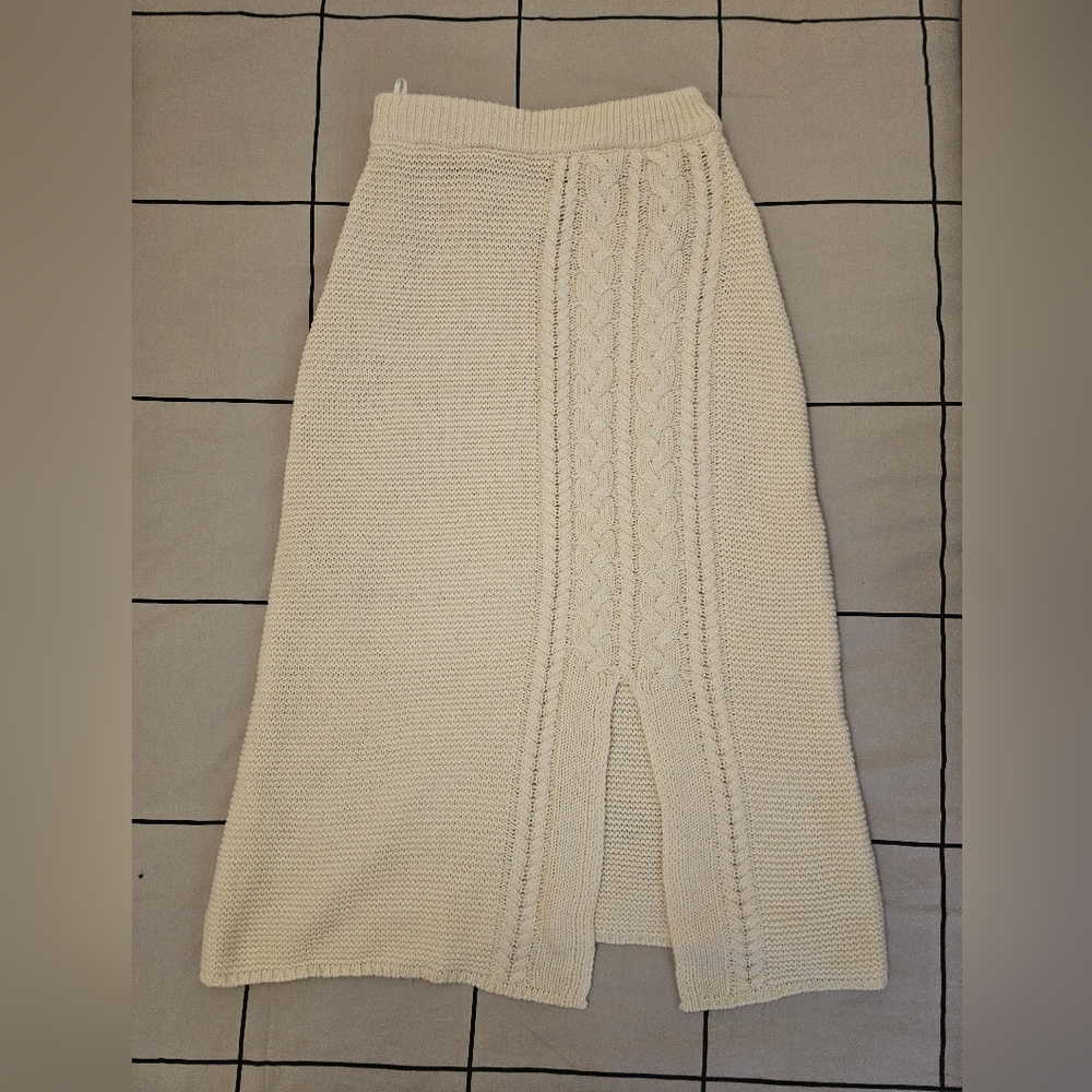 Knit Skirt with Cable Detail